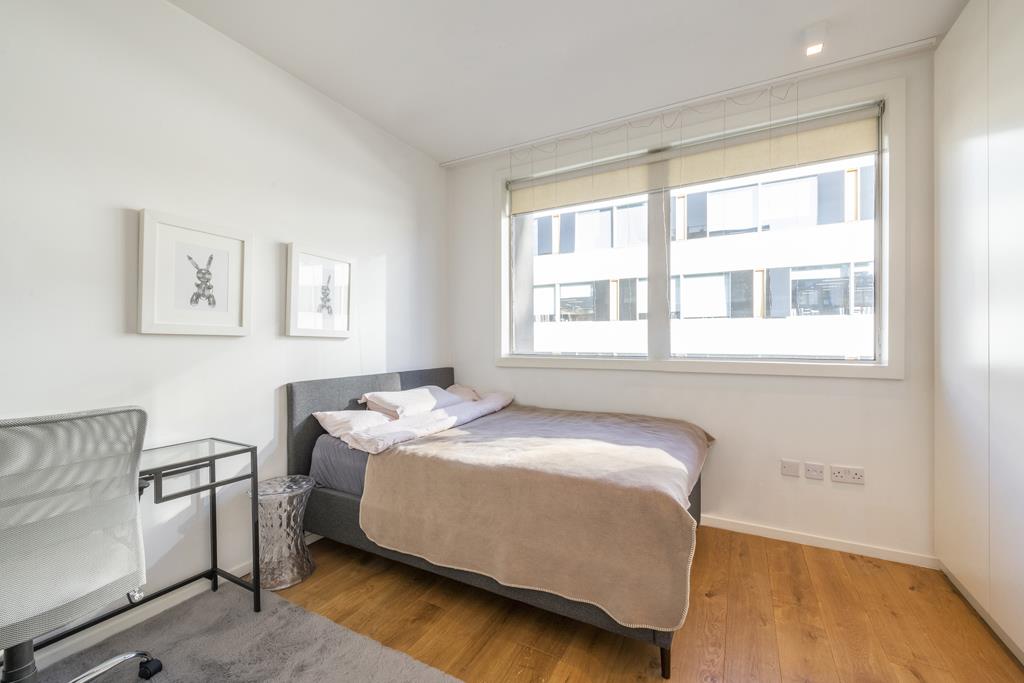 Flat Rathbone Place in City of Westminster