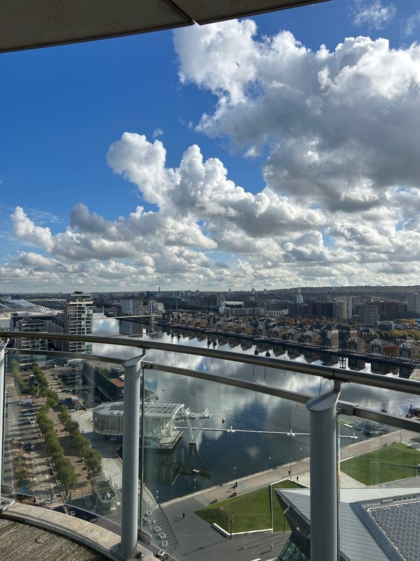 Room Silvertown Way in Greater London