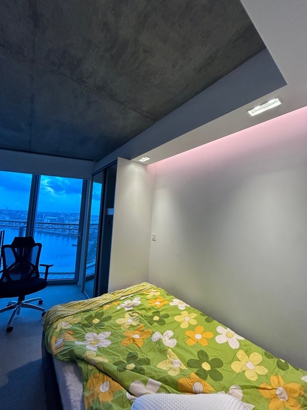 Room Silvertown Way in Greater London
