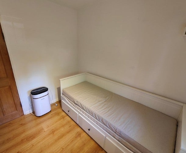 Room Priory Close in Greater London