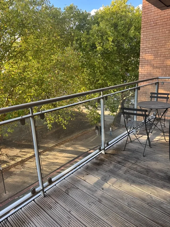 Flat Glengall Road in Greater London