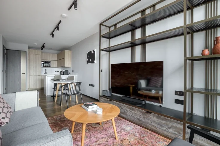 Flat Curtain Road in Greater London