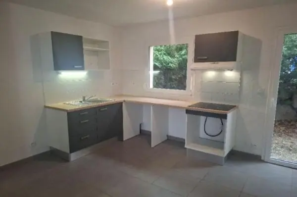 Maison Rue de la Chrysalide à Nîmes