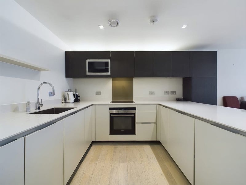 Flat Micawber Street in Greater London