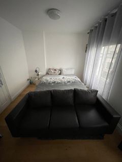 Room Rathbone Place in Greater London