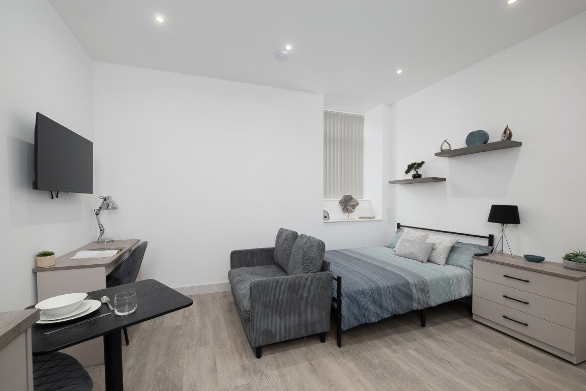 Room North Hill in Plymouth