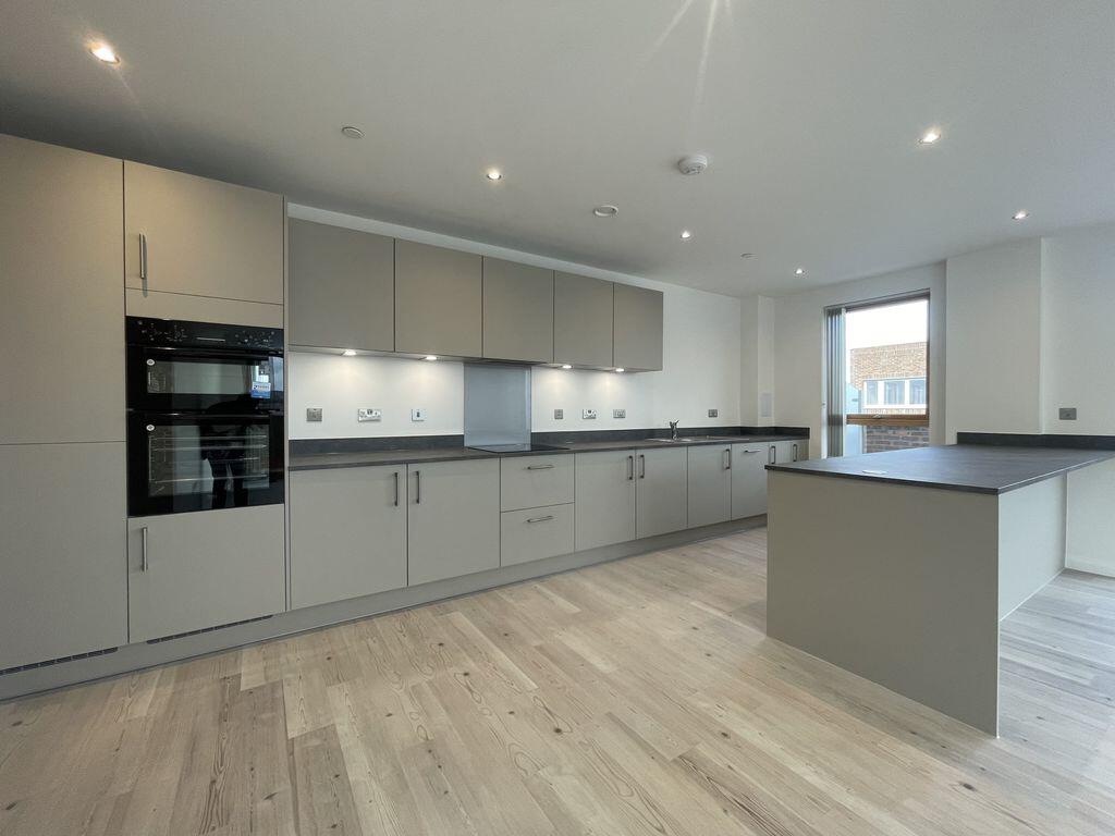 Flat Fielders Crescent in Greater London
