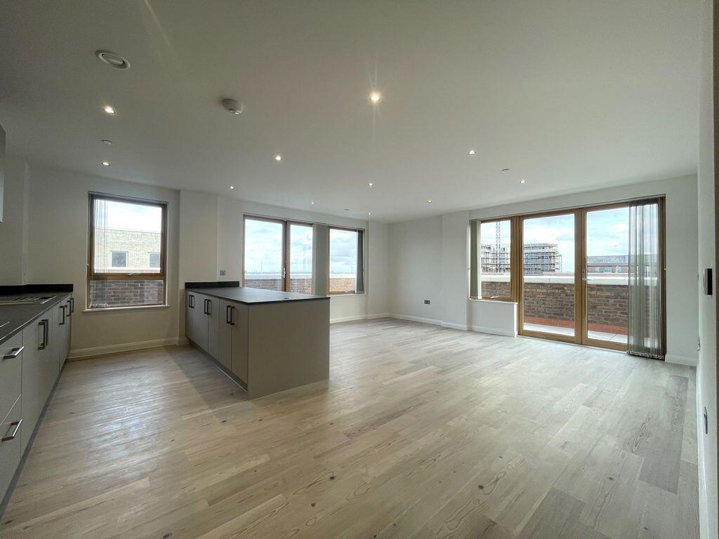 Flat Fielders Crescent in Greater London