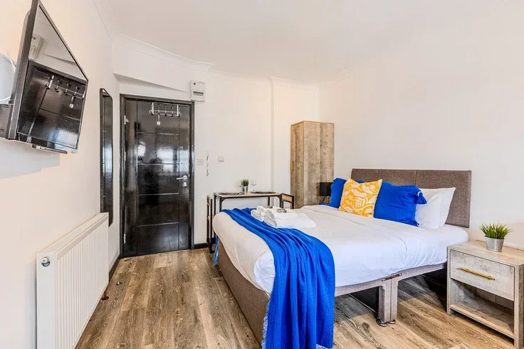 Flat Bouverie Place in City of Westminster