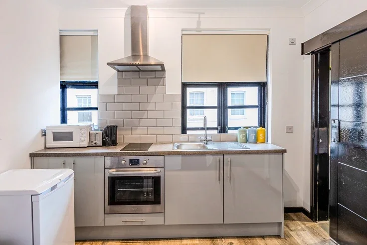 Flat Bouverie Place in City of Westminster