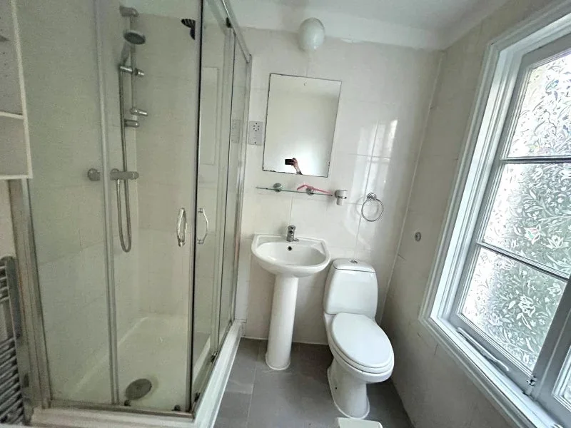 Flat Aynhoe Road in Greater London