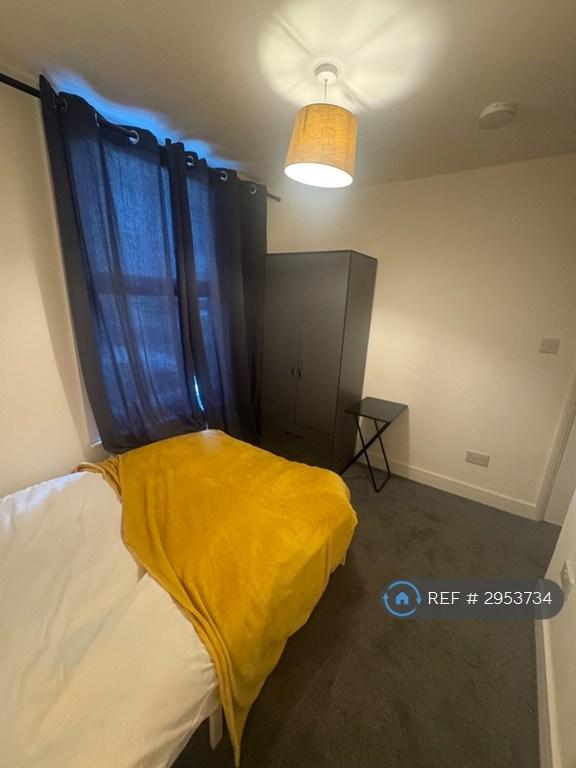 Room Dawes Street in Gillingham