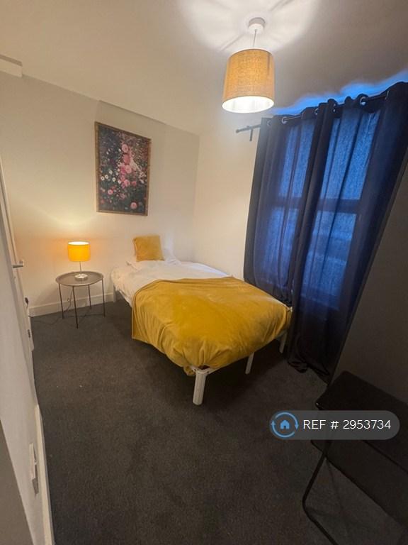 Room Dawes Street in Gillingham