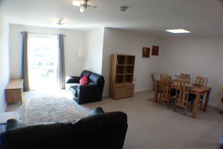 Flat Prince Apartments in Swansea