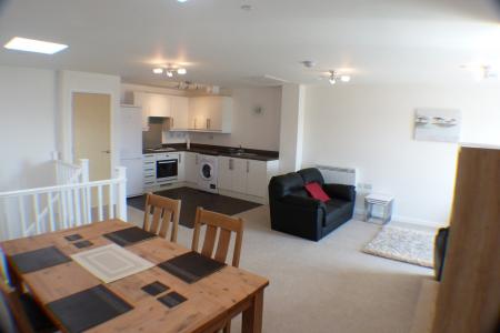 Flat Prince Apartments in Swansea