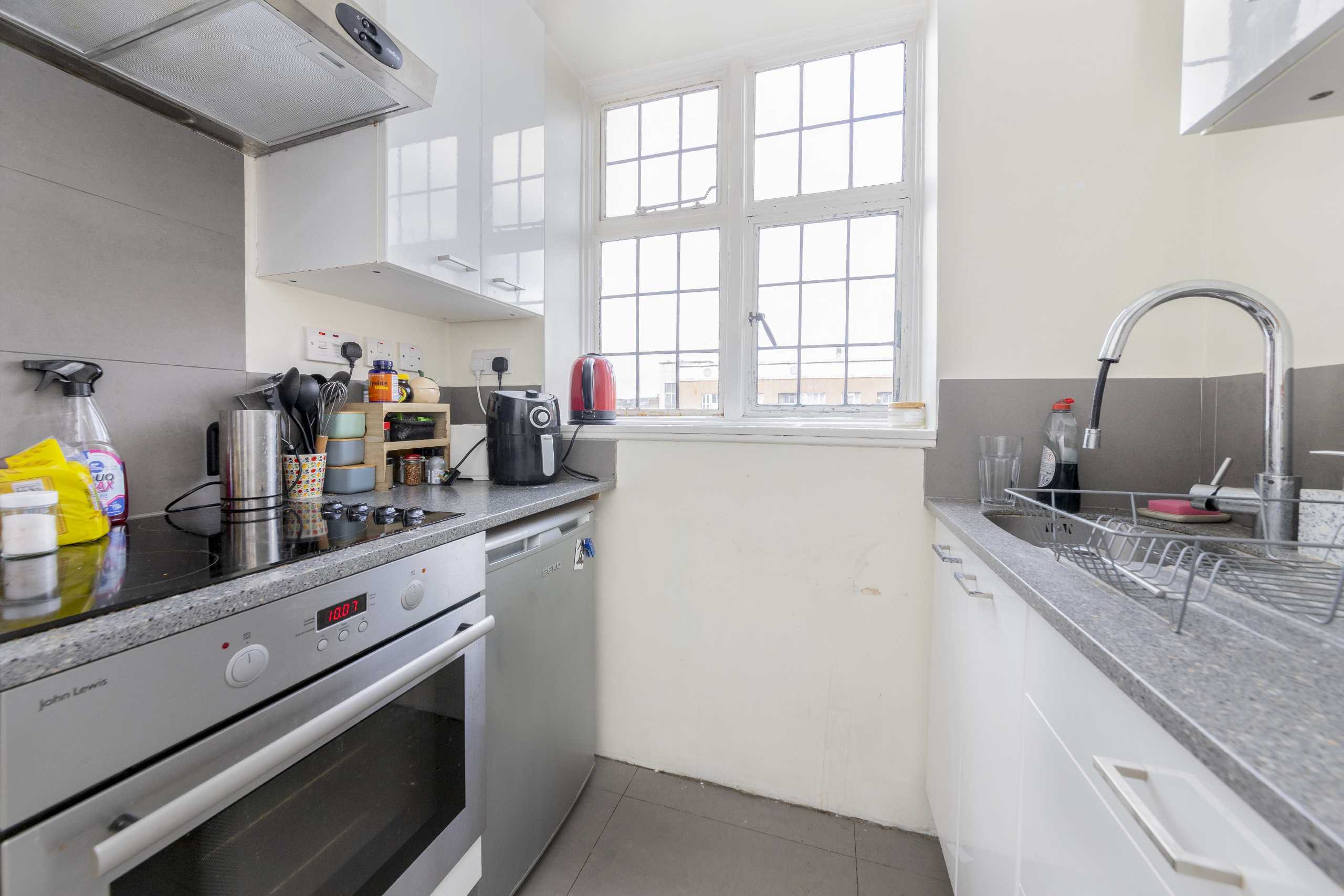 Flat Wakefield Mews in Greater London