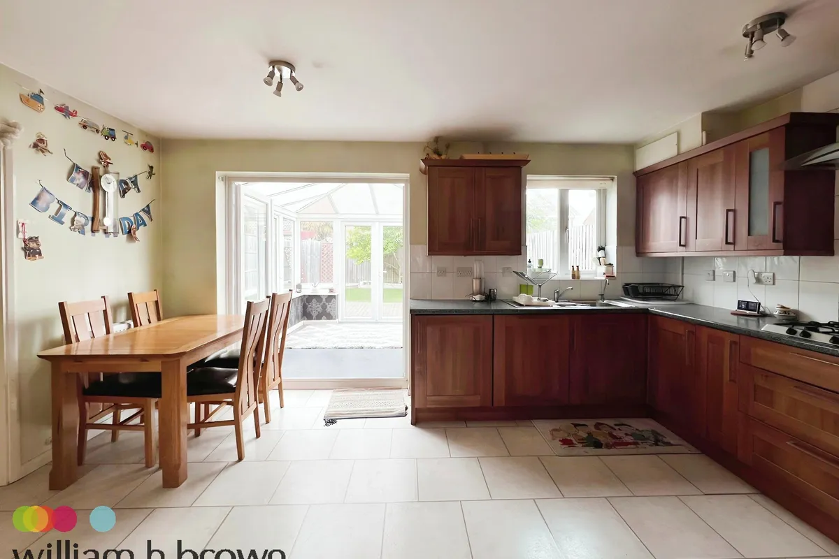House Celedon Close in Grays