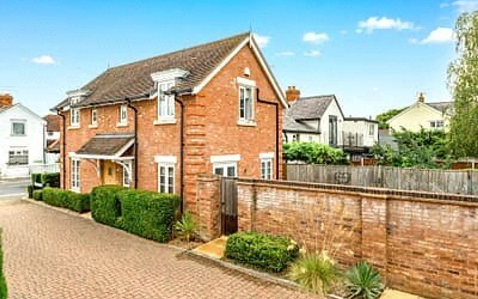 House North Street in Winkfield