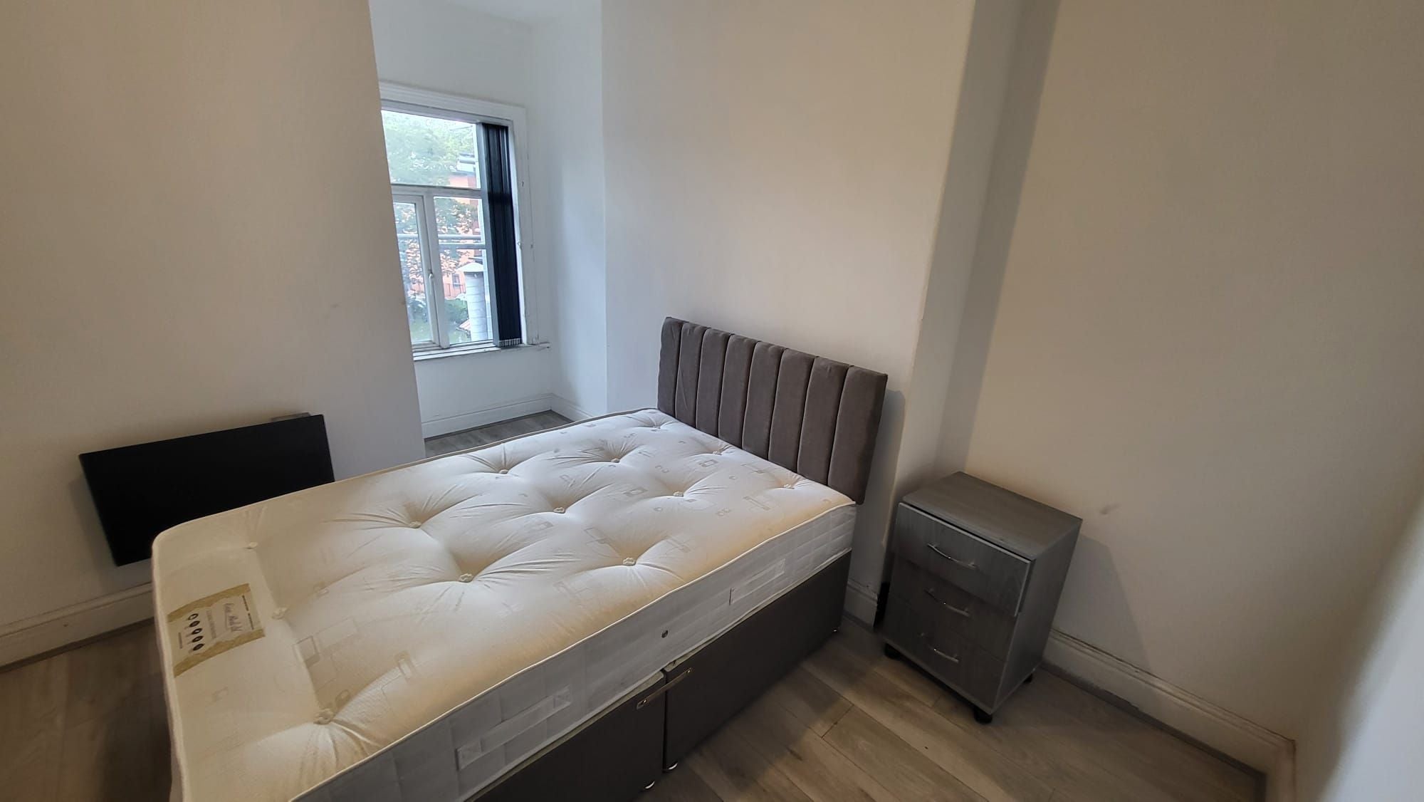 Flat Wilmslow Road in Manchester