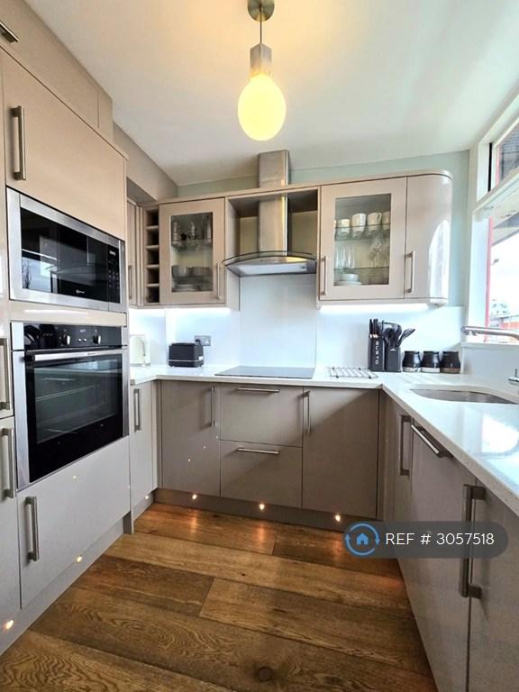Flat Golden Lane in Greater London