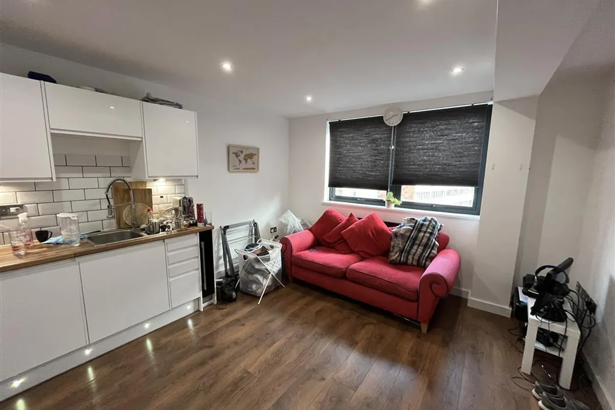 Flat Carlton Square in Gedling