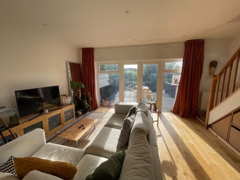 Room Todwick Road in Sheffield