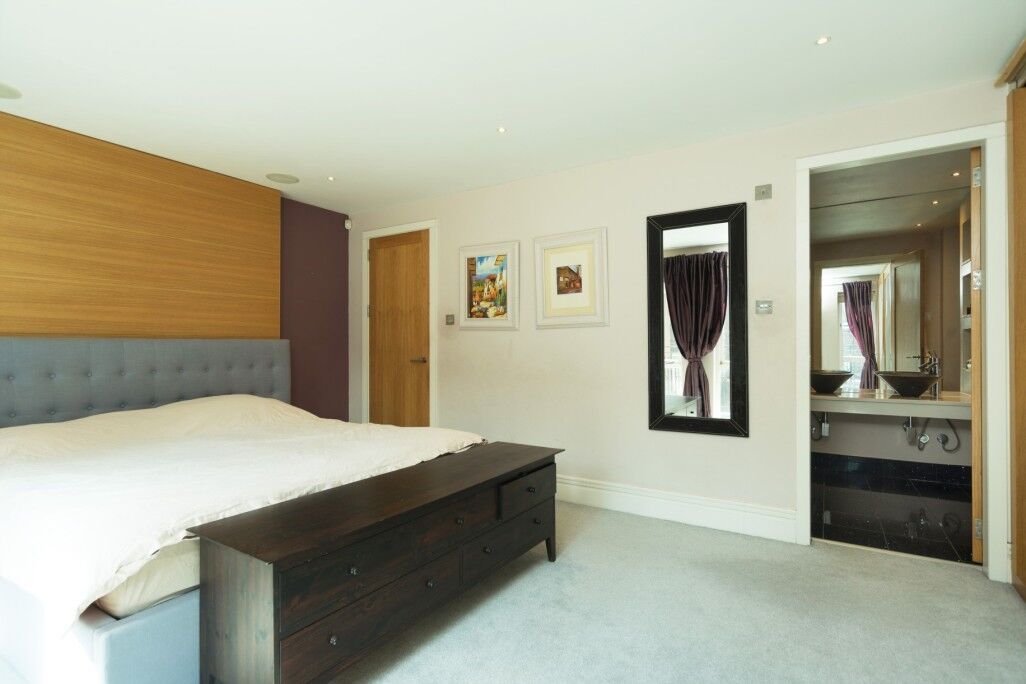 House Spencer Walk in Greater London