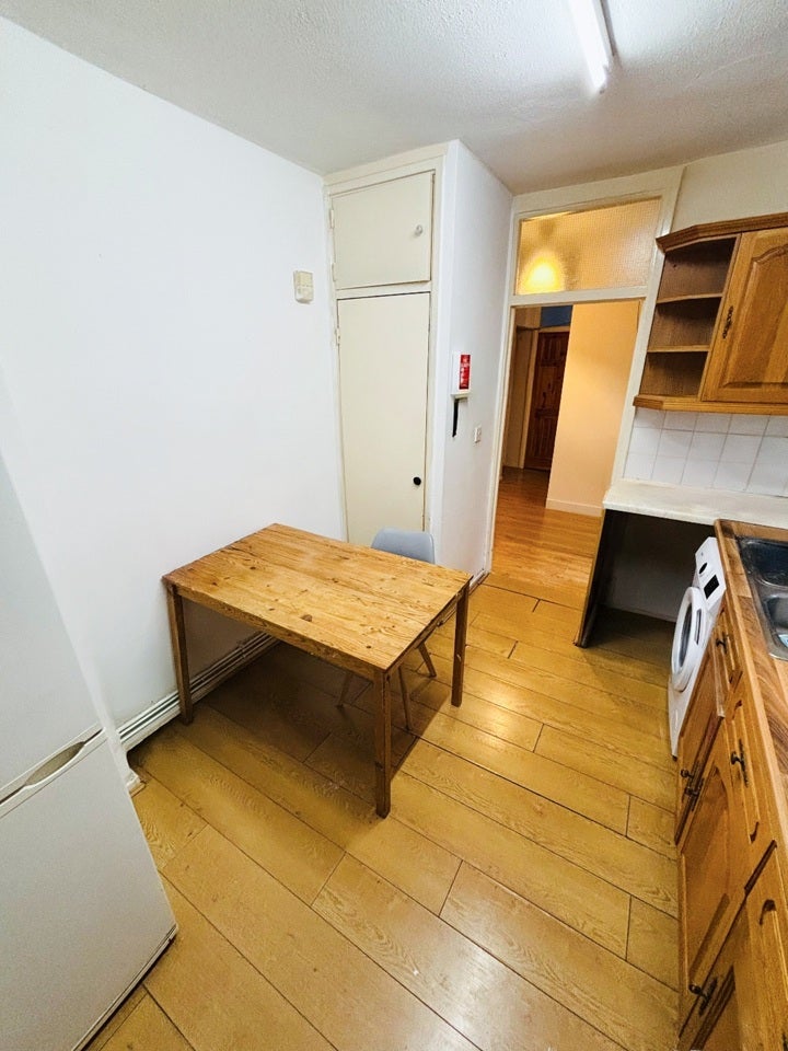 Room Penfold Street in City of Westminster