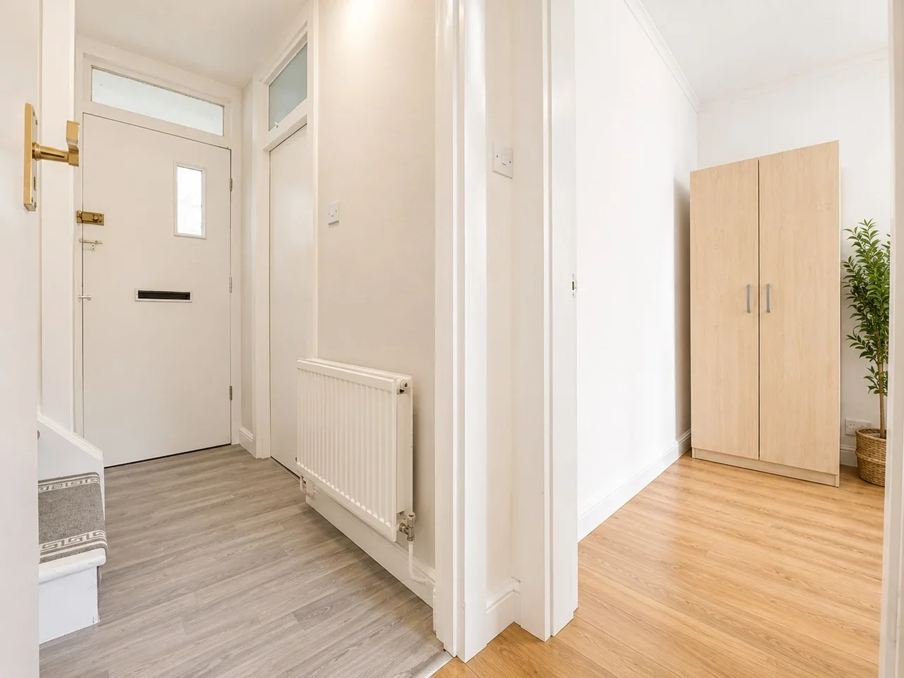 Flat Moelwyn Hughes Court in Greater London
