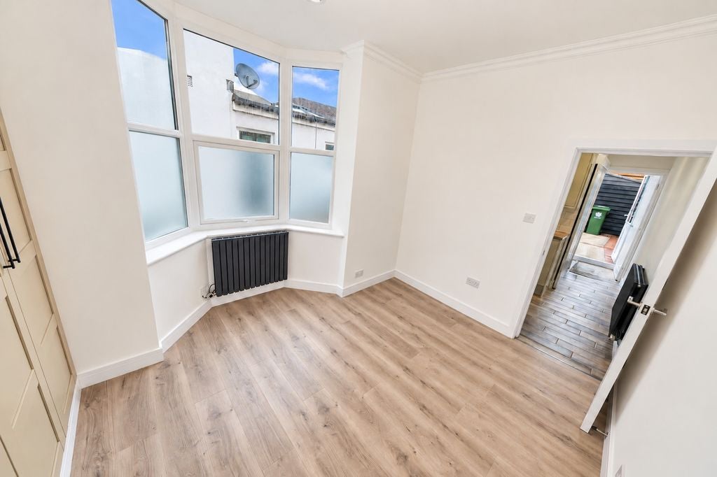 Flat Stamshaw Road in Portsmouth