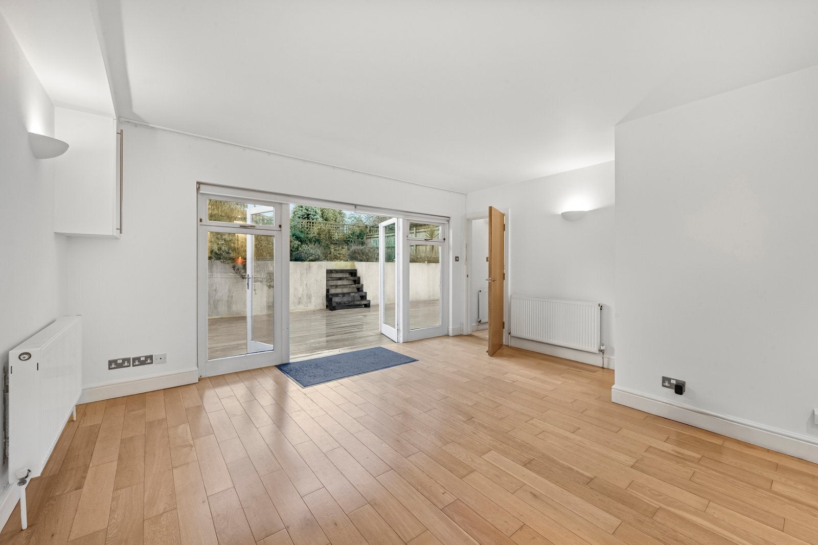 Flat Colinette Road in Greater London