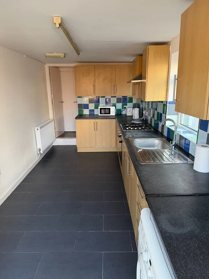 Room Stockwood Crescent in Luton