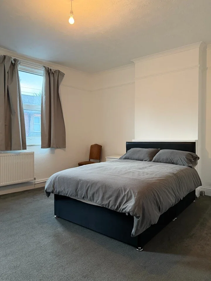 Room Stockwood Crescent in Luton