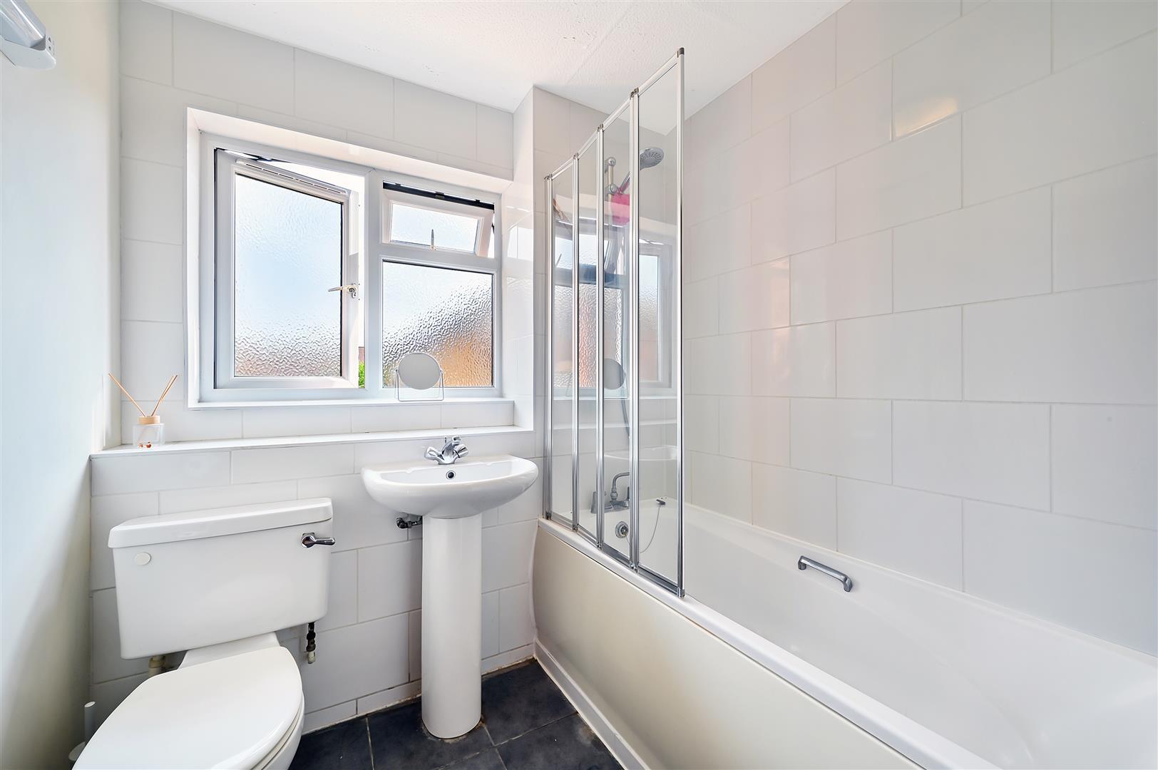 Flat Kipling Drive in Greater London