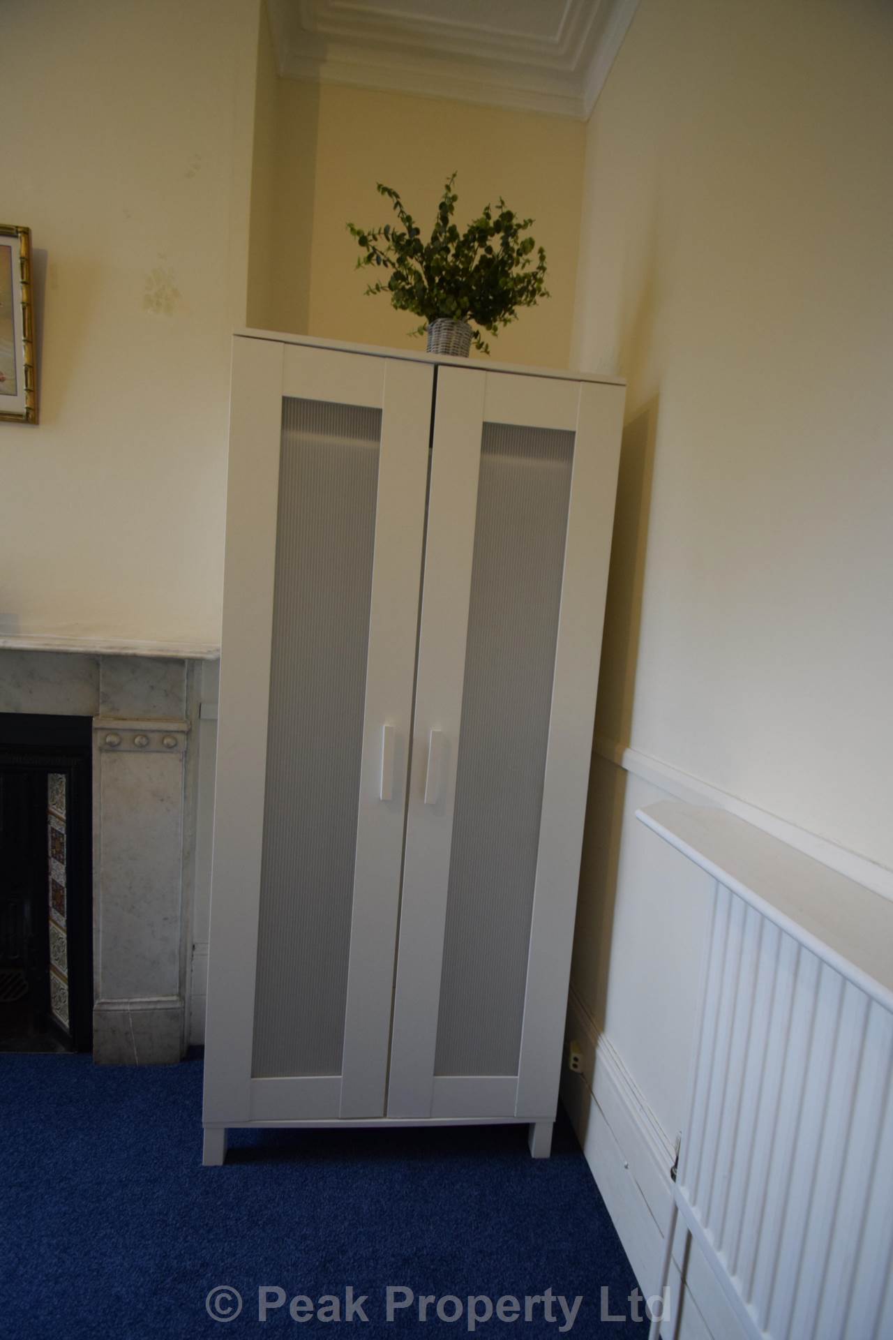 Room Hillcrest Road in Southend-on-Sea
