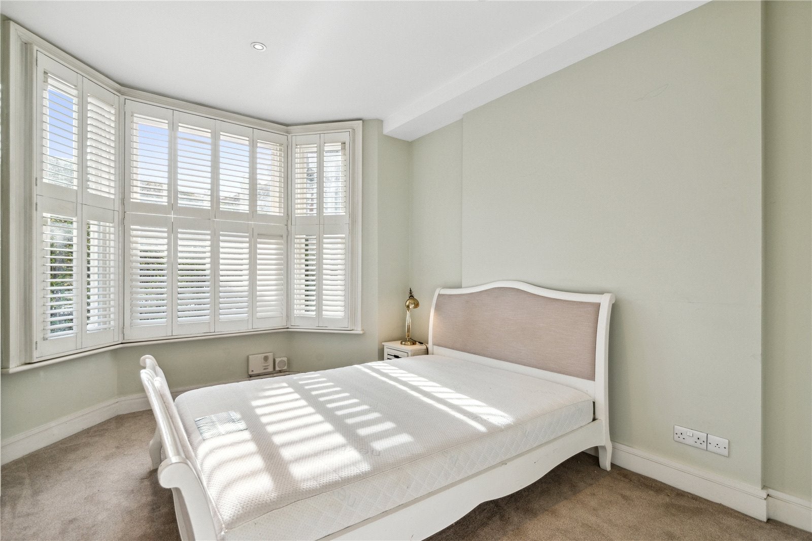 Flat Margravine Gardens in Greater London