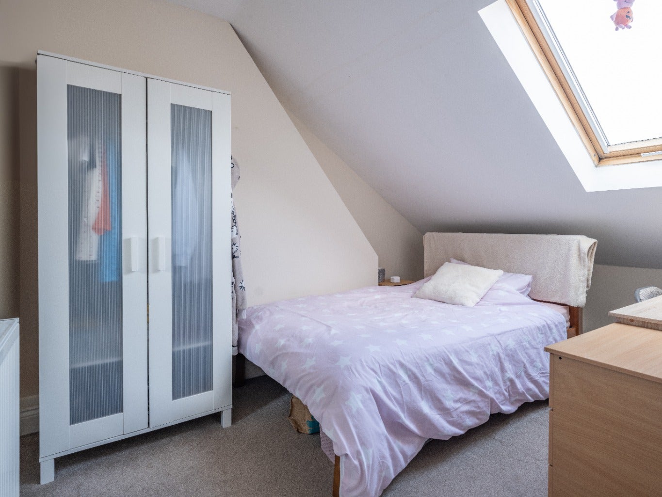 Room Hazelwood Avenue in Newcastle upon Tyne
