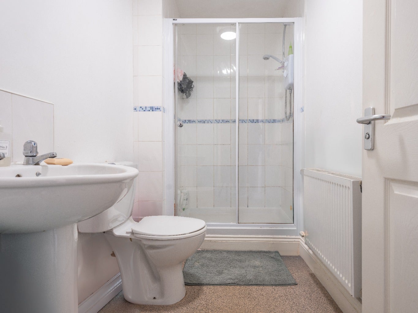 Room Hazelwood Avenue in Newcastle upon Tyne
