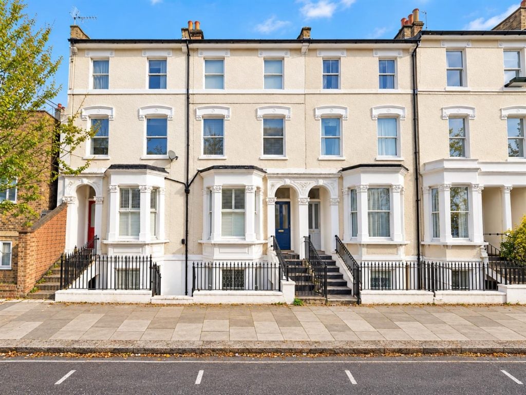 Flat Milson Road in Greater London