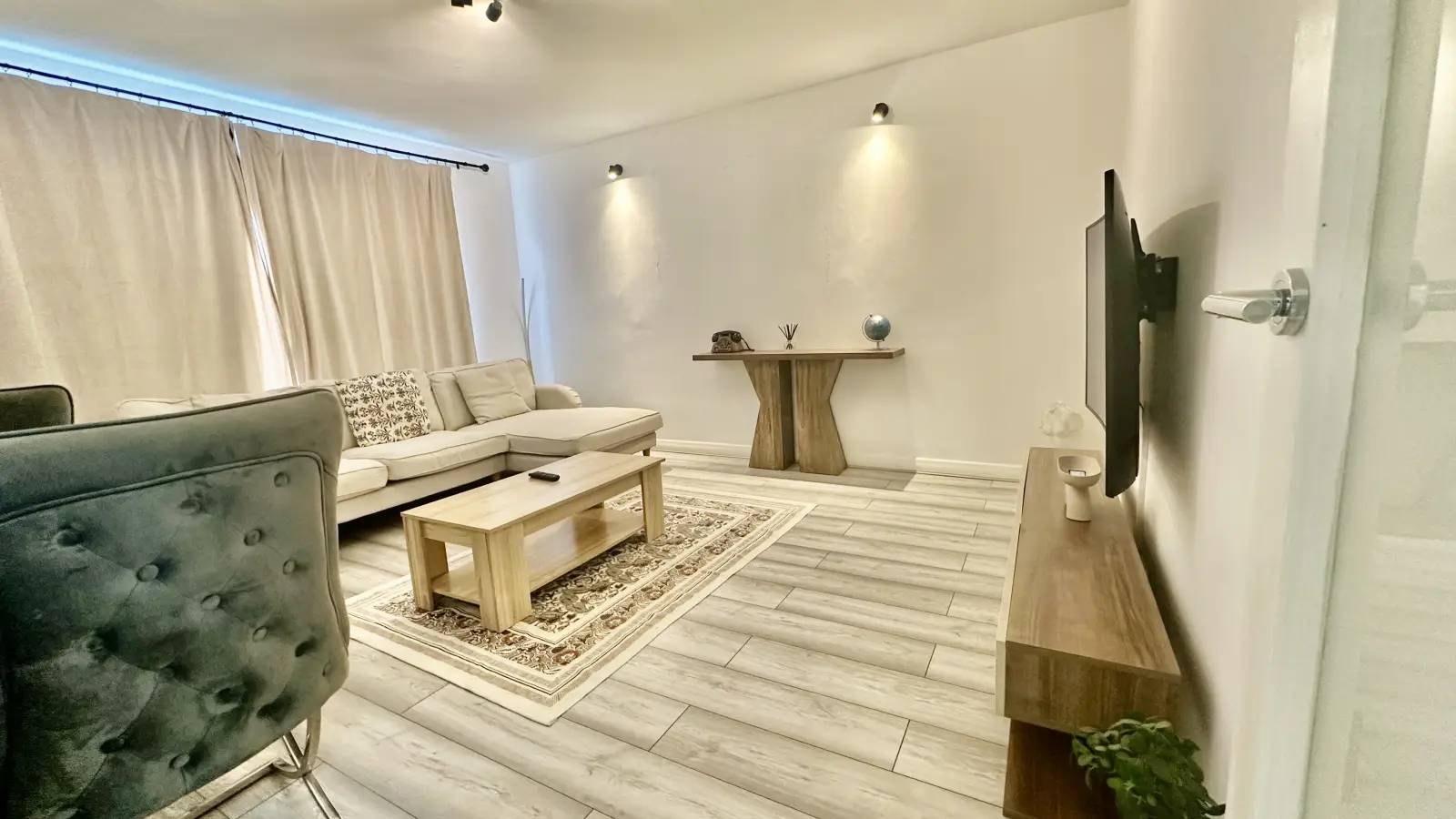Flat Leinster Gardens in City of Westminster
