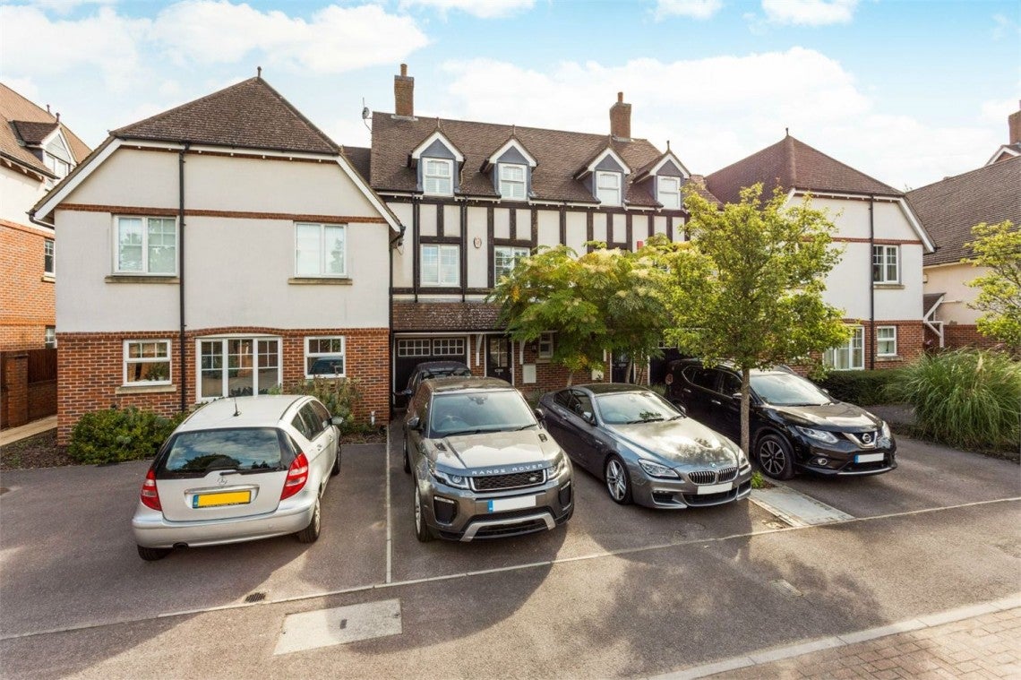 House Pinewood Road in Iver Heath