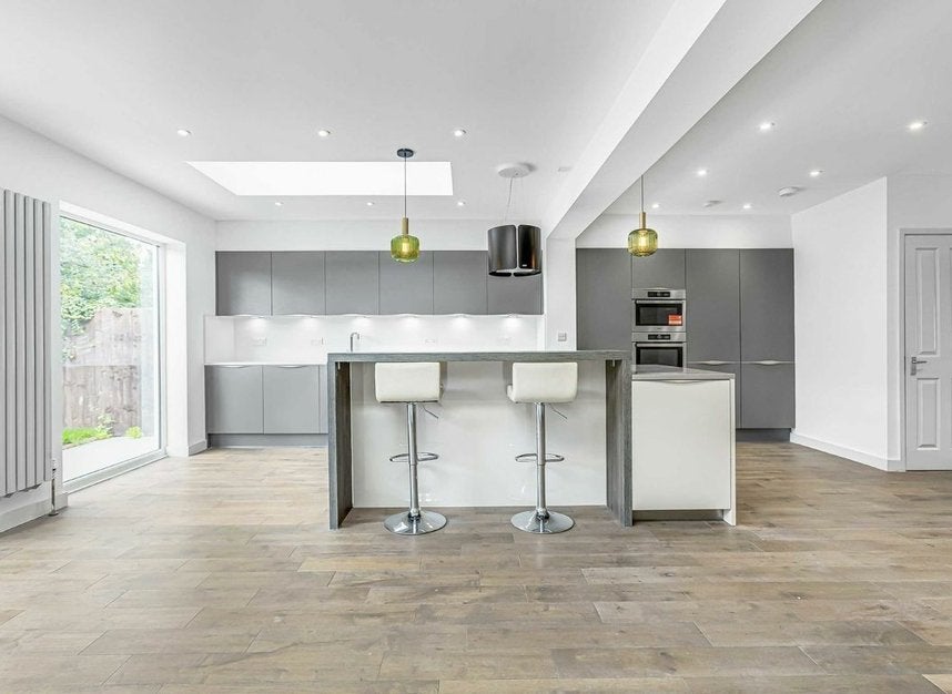 House Rothesay Avenue in Greater London