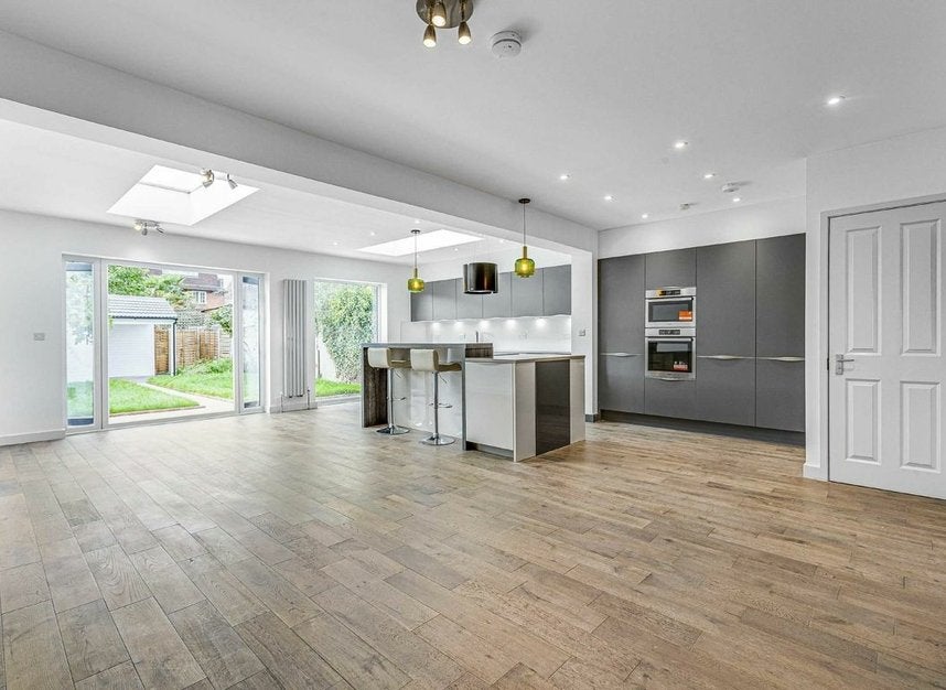 House Rothesay Avenue in Greater London