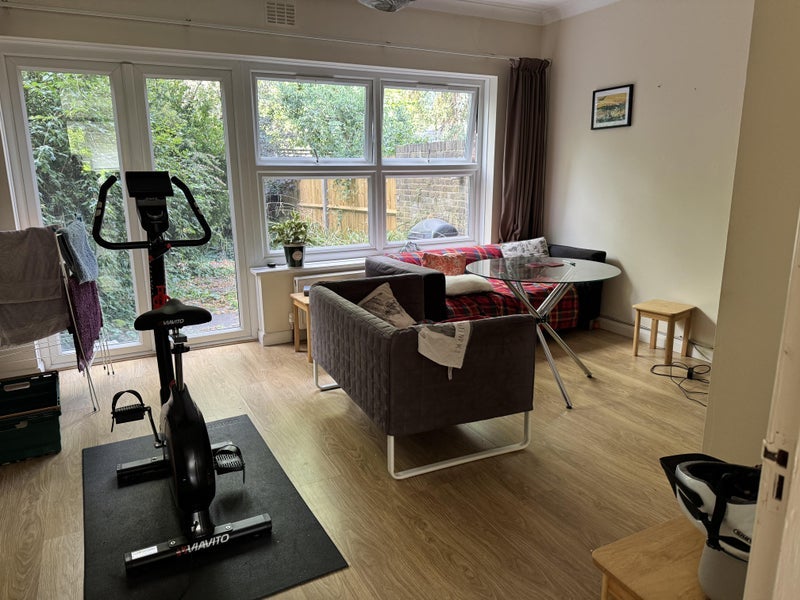 Room Lantern Close in Greater London