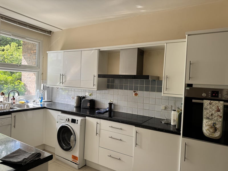 Room Lantern Close in Greater London
