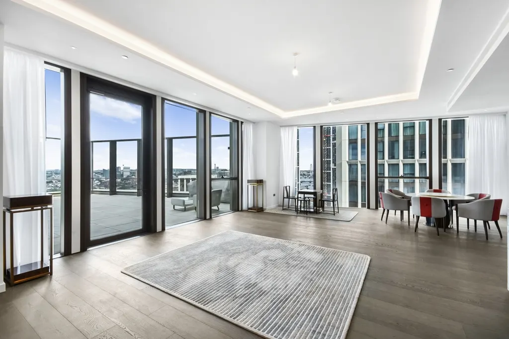 Flat Carnation Way in Greater London