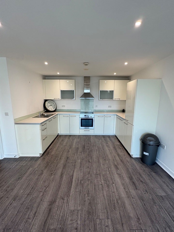 Flat Kelso Place in Manchester