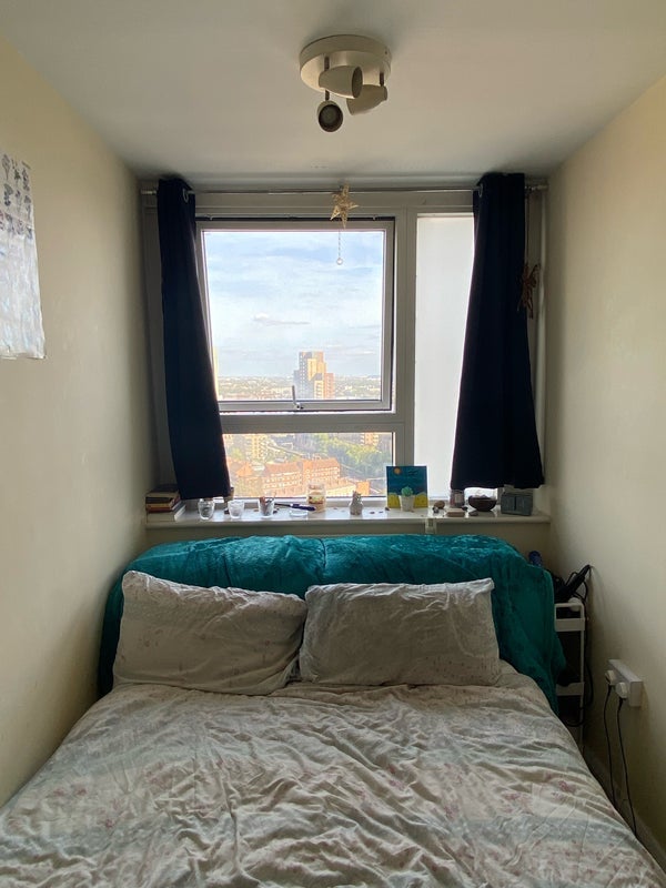 Room Rainhill Way in Greater London