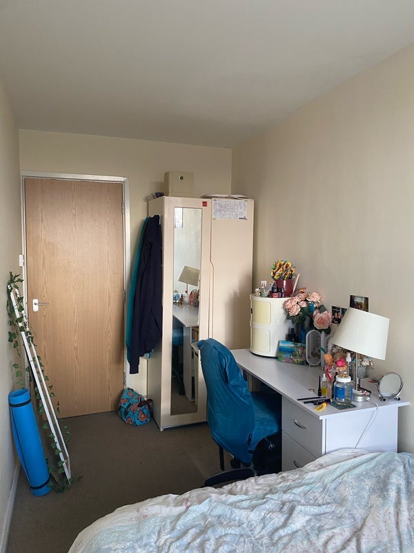 Room Rainhill Way in Greater London