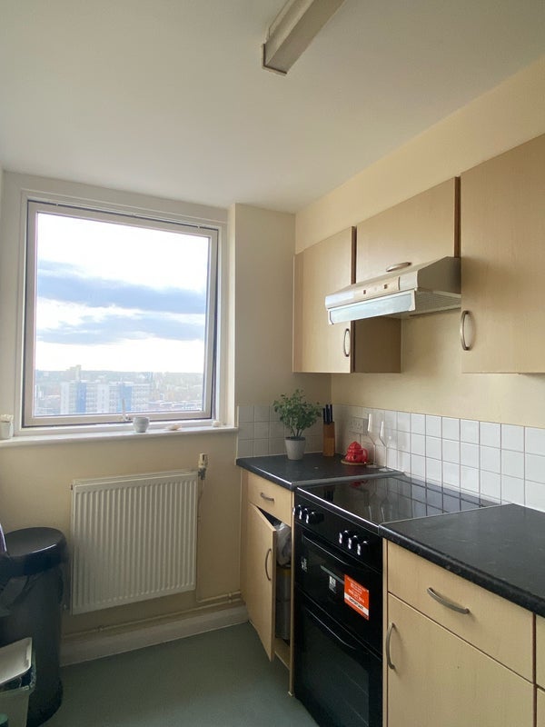 Room Rainhill Way in Greater London